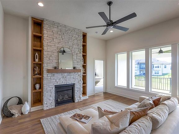 4th image of 8305 NW 90th St