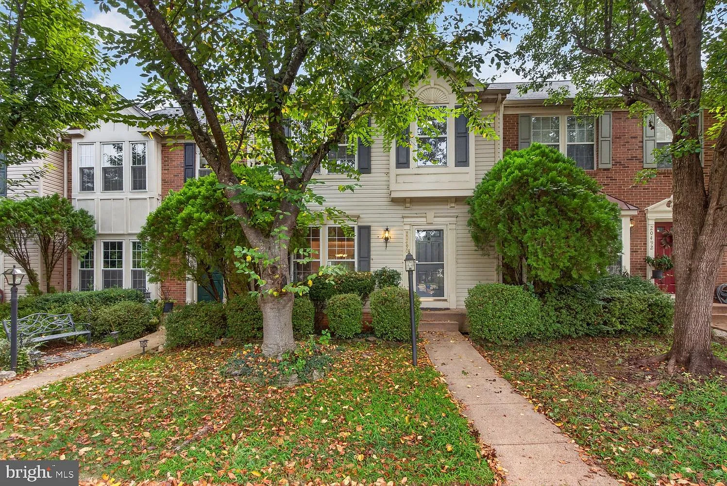 3 bed, 3.5 bath, 2113 sqft, $3,150 — Photo 1