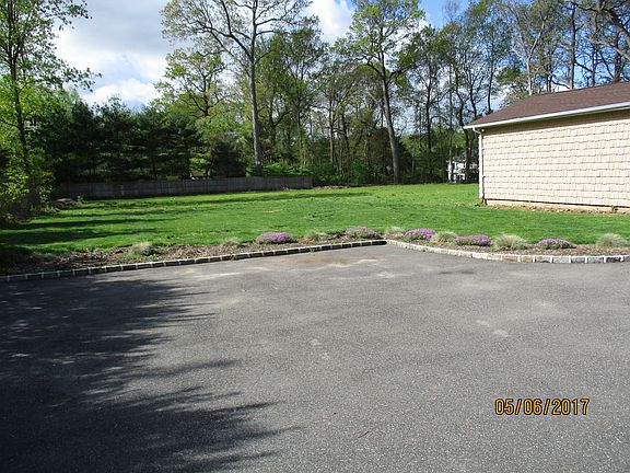 4th image of 11 Westvale Ln