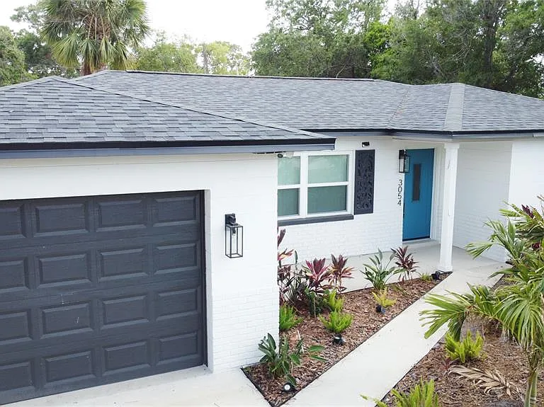 3054 Adrian Ave — Photo 1
