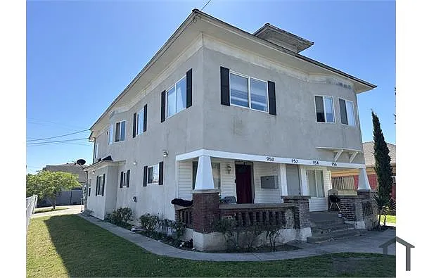 Building Photo - 956 E 43rd St #956