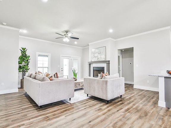5th image of 323 Cowboy Ln