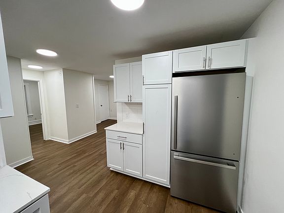 5th image of 114 Gorland Ave Floor 2