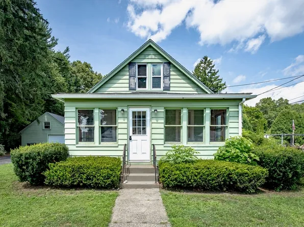 94 Holyoke Rd, Westfield, MA 01085