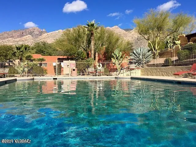 2 bed, 2.0 bath, 1258 sqft, $1,800 — Photo 2