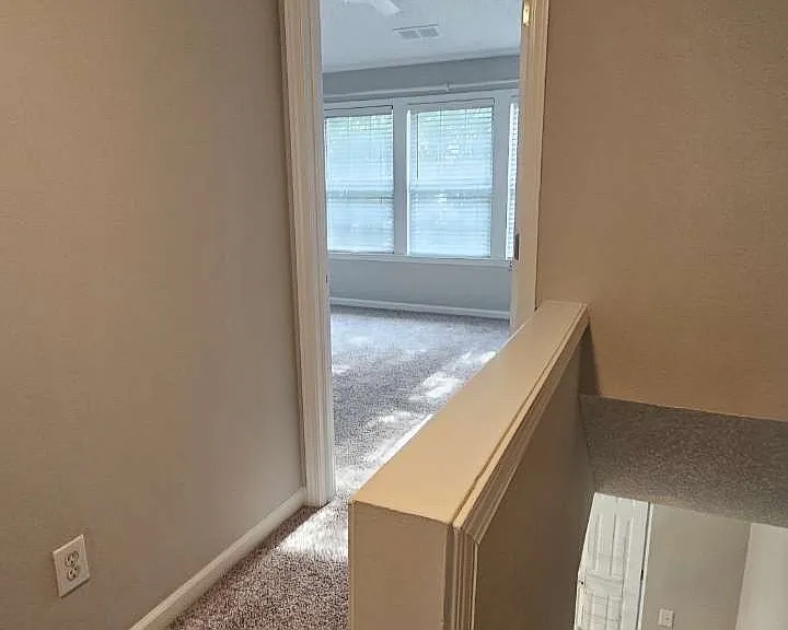325 Devonshire Dr — Photo 10