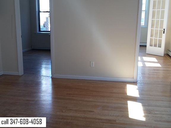 4th image of 2833 38th St APT 2F
