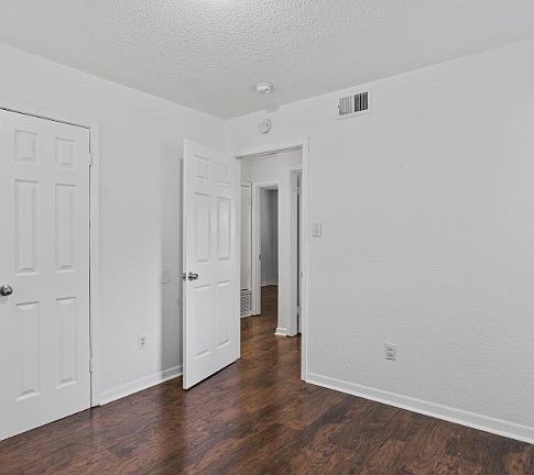 3rd image of 1004 S 5th St