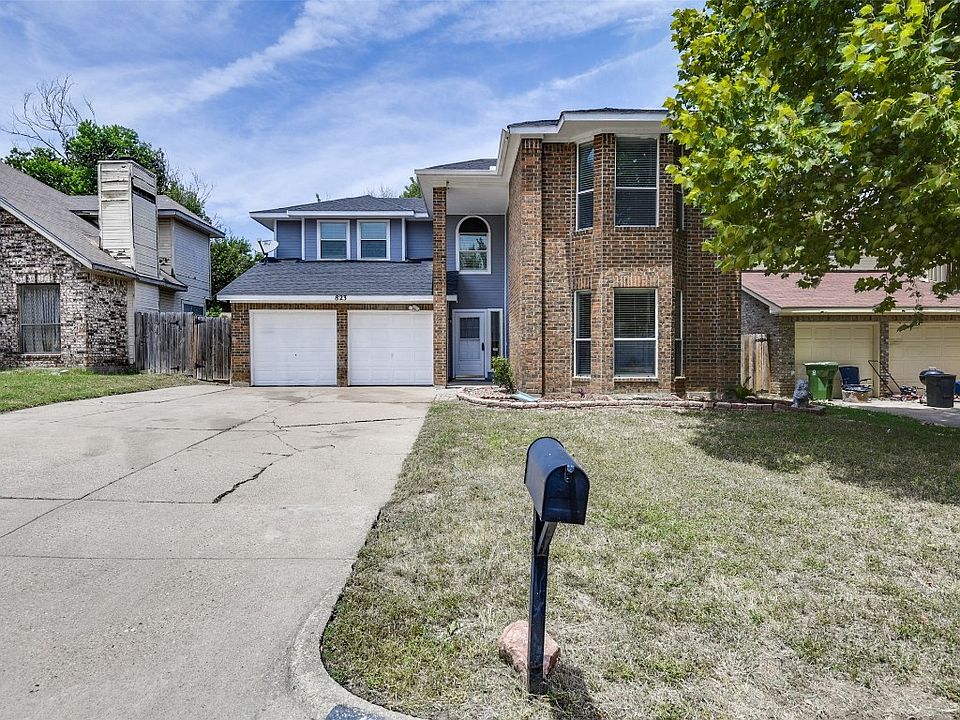 1st image of 823 Foxridge Dr