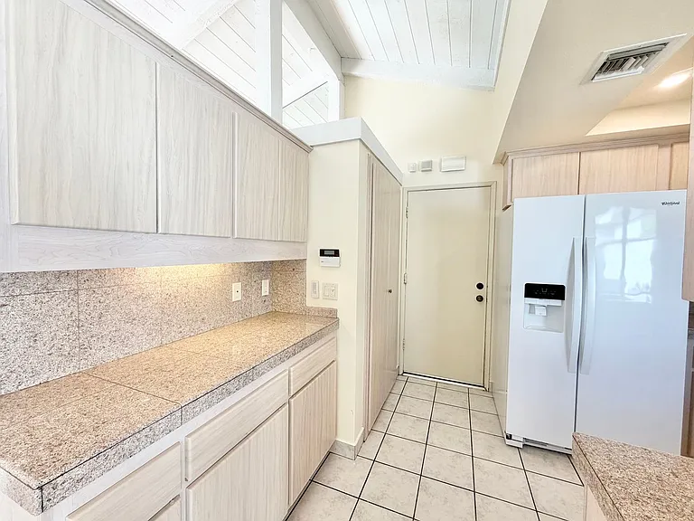 2550 Miramonte Cir E #C — Photo 9