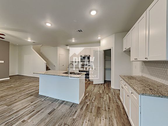 3rd image of 7332 Parkside Place Dr
