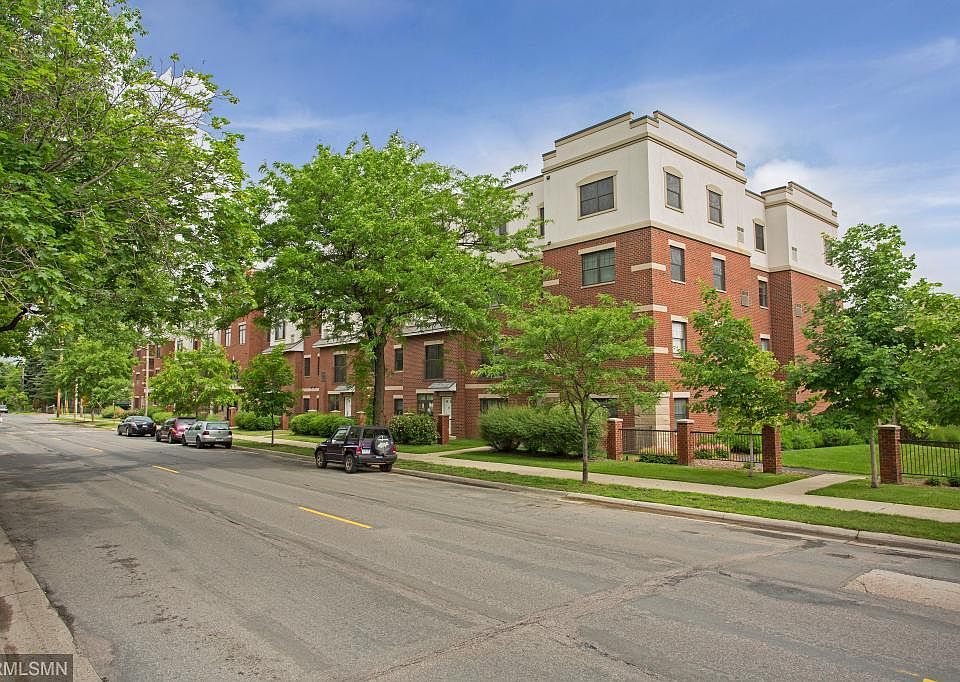 1st image of 619 8th St SE Unit 405