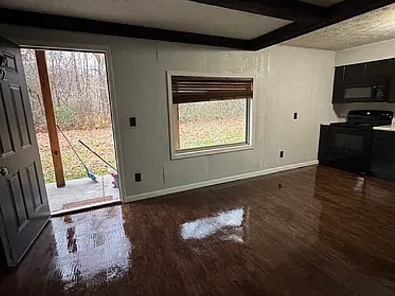 4th image of 900 Crique Side Dr #6