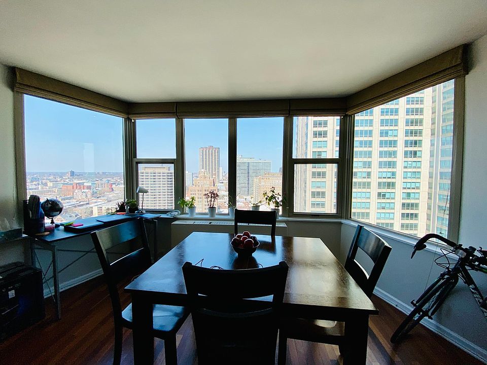 1st image of 525 W Hawthorne Pl #2BED21