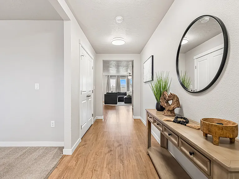 3882 E Berwick Dr — Photo 2