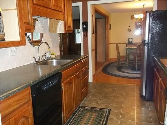 4th image of 301 McClennan Dr