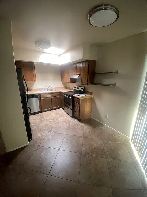 3 bed, 1650 sqft, $1,900 — Photo 4