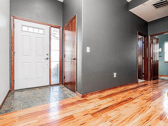 4th image of 2210 Cinder Ct
