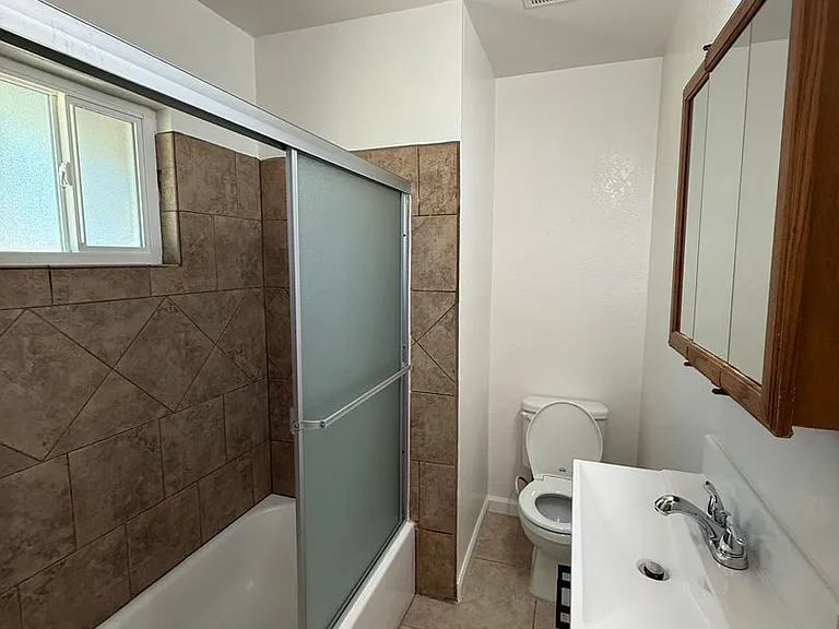 733 Utah St — Photo 13