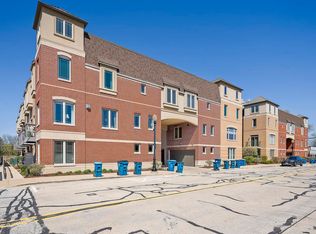 922 Warren Ave UNIT 304, Downers Grove, IL