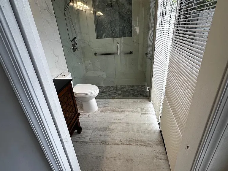 2173 Discovery Cir W — Photo 32