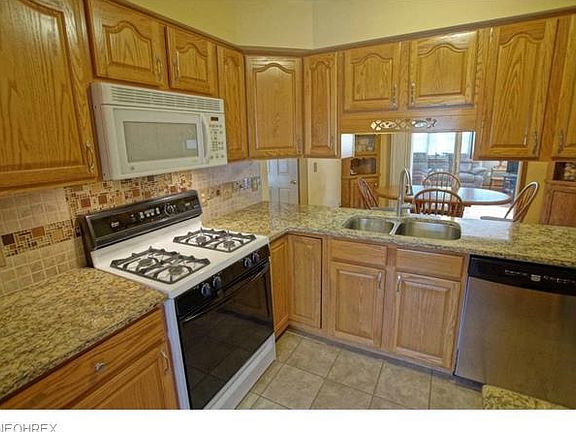 3rd image of 36635 Garretts Cove Dr