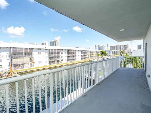 3527 NE 168th St APT 301, North Miami Beach, FL 33160