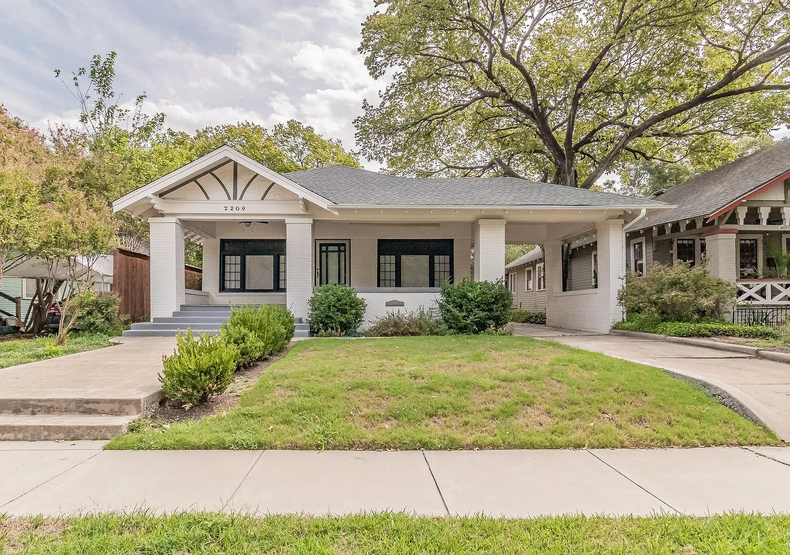 Charming Home in Fairmount — Photo 1