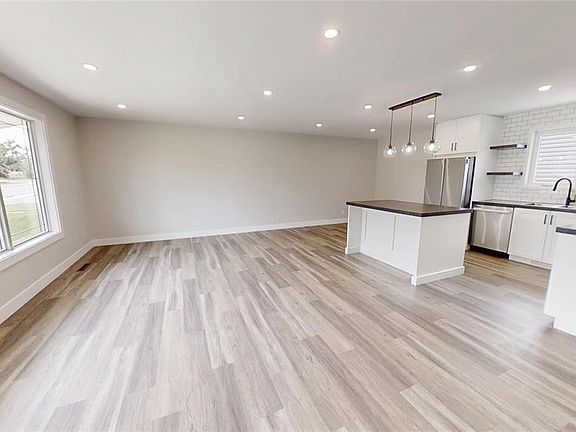 4th image of 1007 2nd STREET W