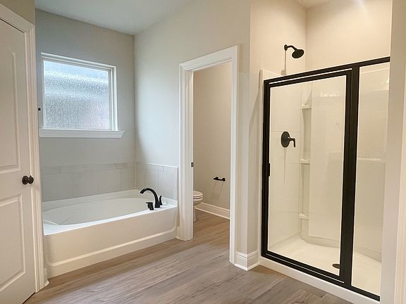 Dalton IV G - Primary Bath - DSLD Homes