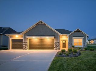6729 Arapahoe Dr, Shawnee, KS 66226