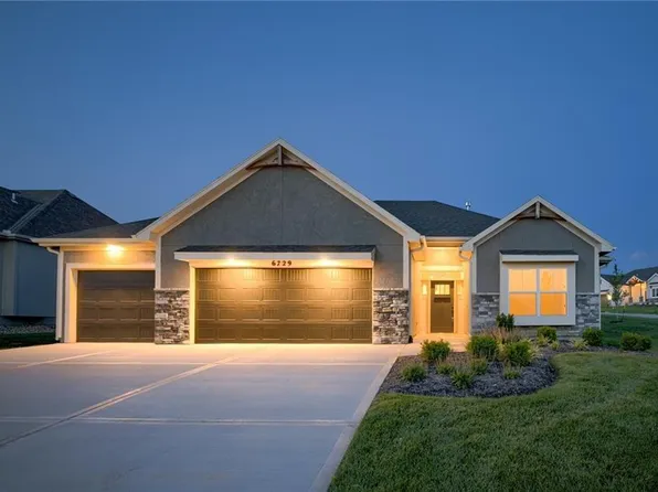 6729 Arapahoe Dr, Shawnee, KS 66226