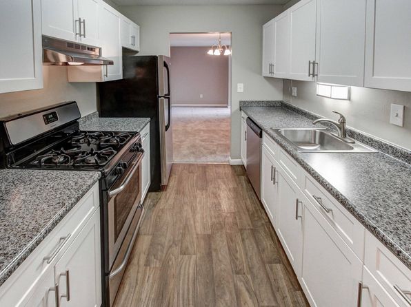 1800 Silas Deane Hwy APT 109N