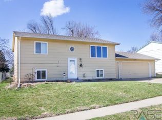 5605 S Drexel Dr, Sioux Falls, SD 57106