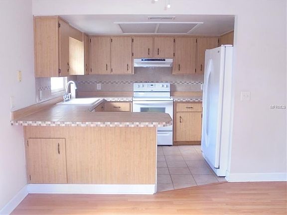 4th image of 1780 Gaudrey St