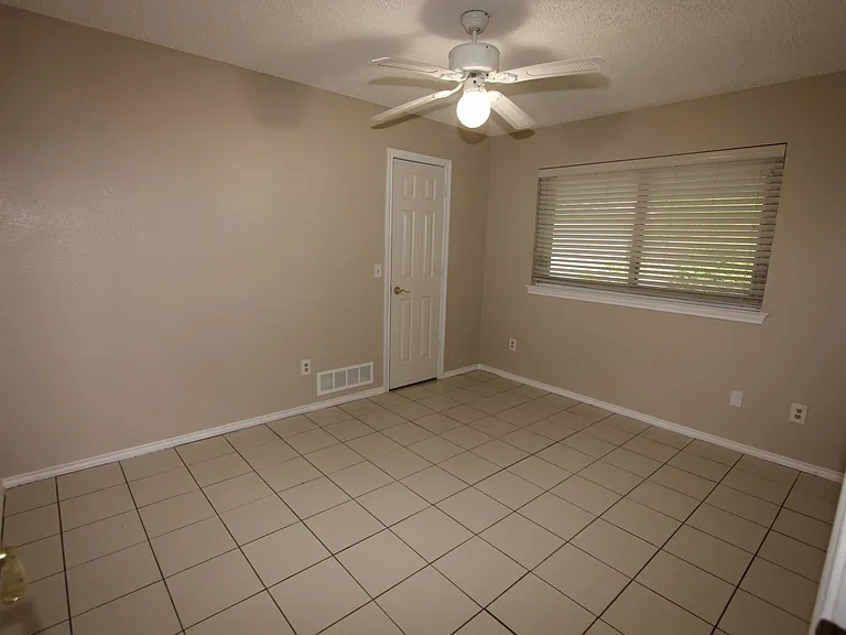 3504 Hilltop Ln — Photo 15