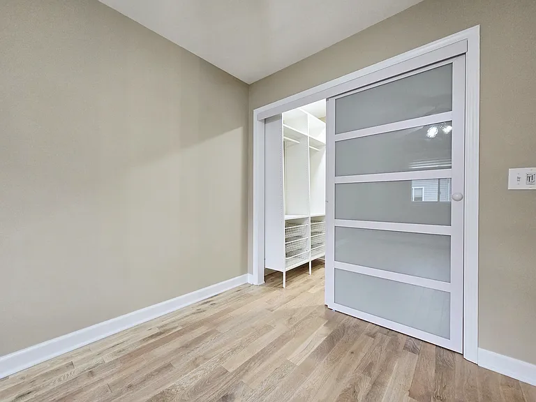 126 Hampton Ave — Photo 15