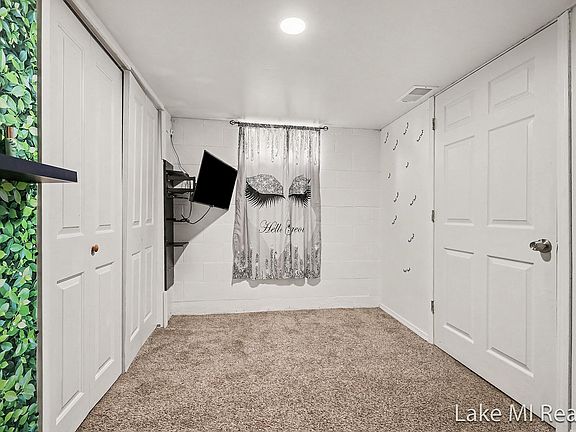 4th image of 3100 Highgate Ave SW