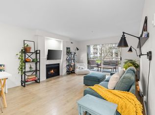 20177 54a Ave #104, Langley, BC V3A 3W6