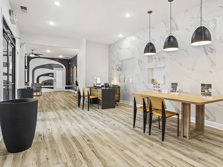 The Ellis Apartments — Photo 16