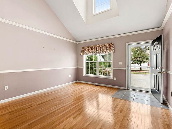 3rd image of 33 Brookview Road