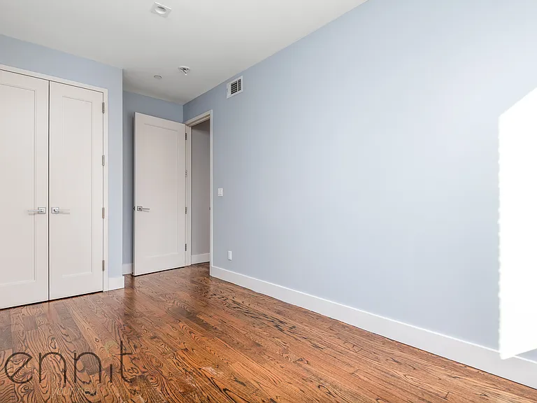 575 Van Buren St #2 — Photo 13