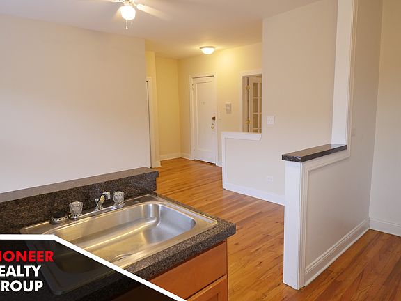 5th image of 654 W Cornelia Ave #6568