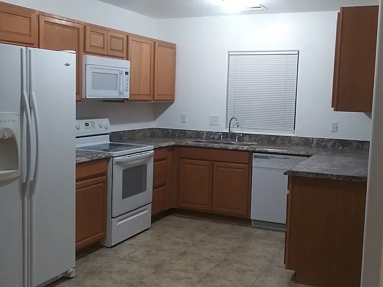 10549 W Carousel Driveunit #B — Photo 7