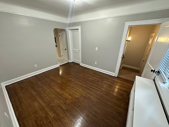 Living Room/Entrance