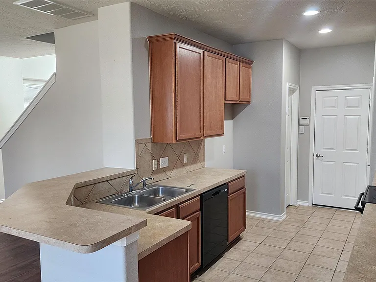 11428 Hackmatack Way — Photo 16
