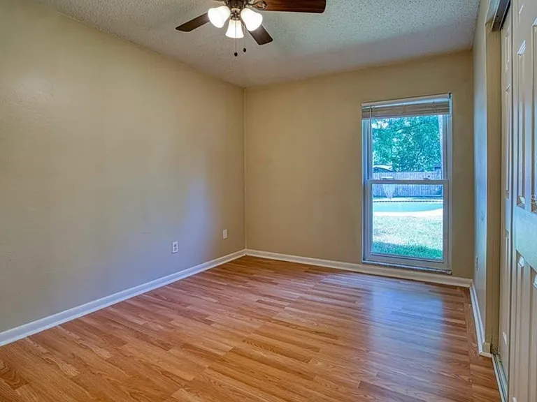2313 Merrily Cir N — Photo 15