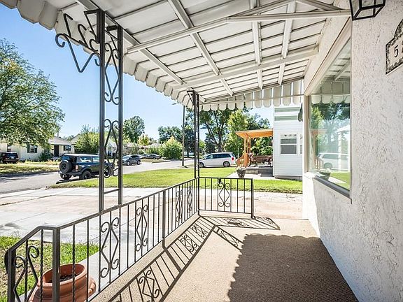 4th image of 527 Gaylord Ave