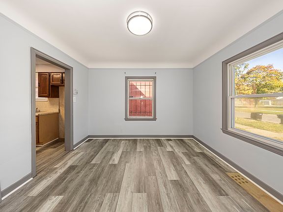 5th image of 8151 Marlowe St
