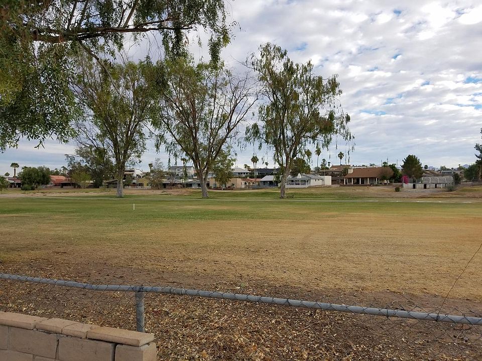 GOLF COURSE